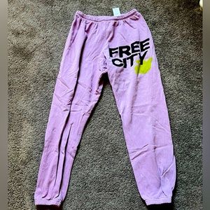 Excellent condition lavender free city pants